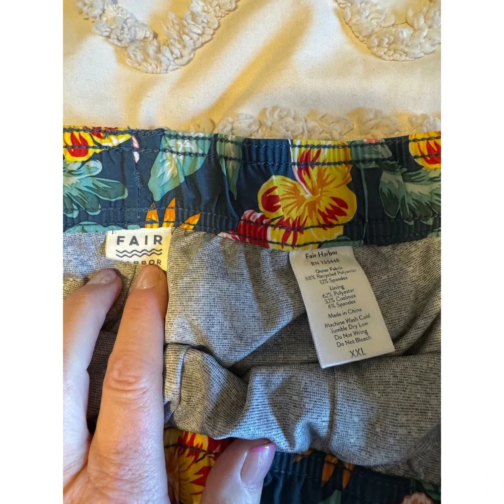 Fair Harbor Mens Size 34 Blue Tropical Hibiscus Floral Swim Trunks 8